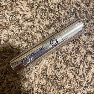 Rejuveniqe light by monat